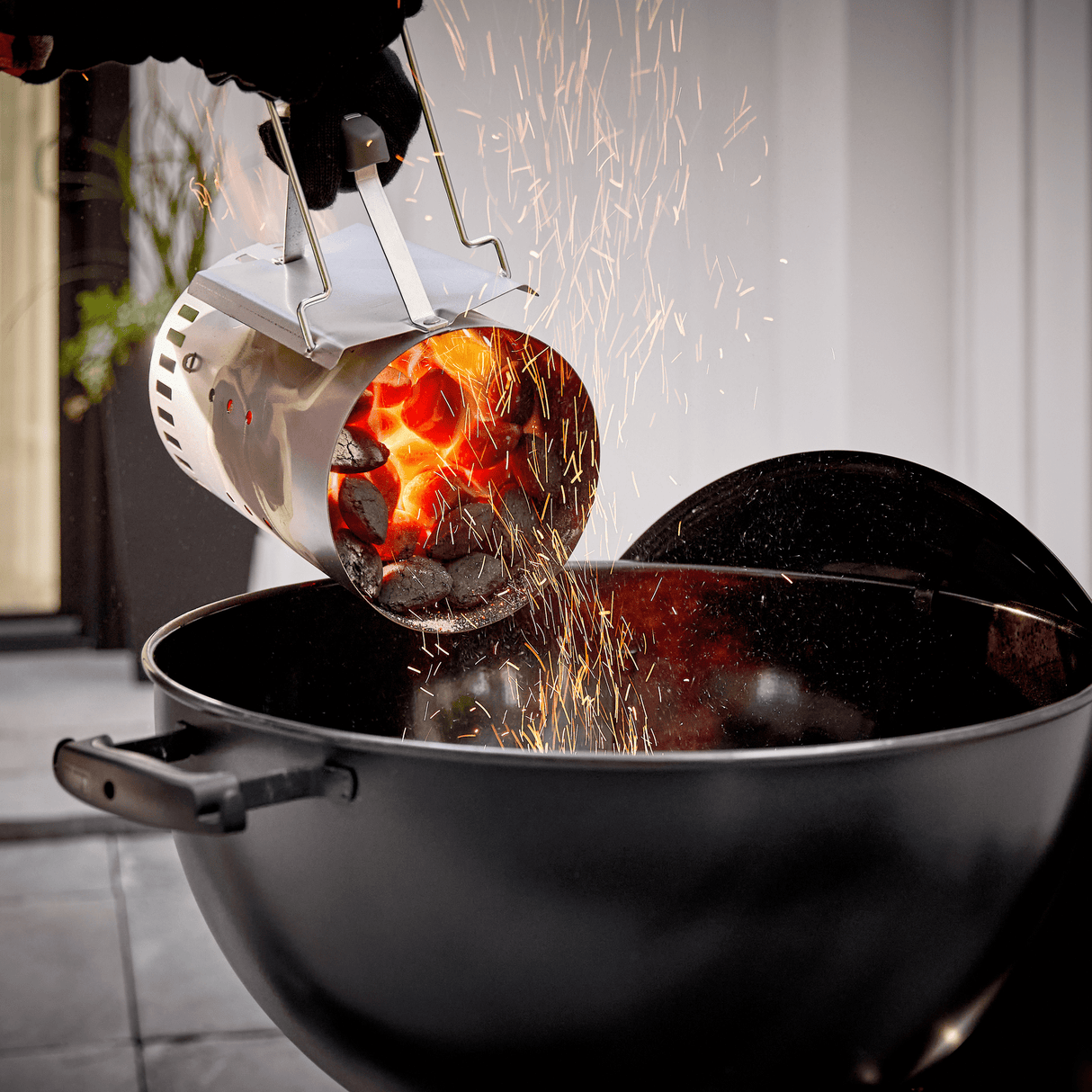 1501278 - Original Kettle édition Stealth 22 po - BBQ Québec