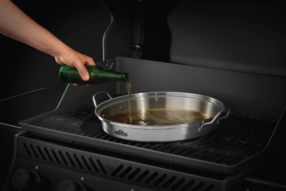 56067 - Napoleon - Rôtissoire à infusion pour poulet PRO - BBQ Québec