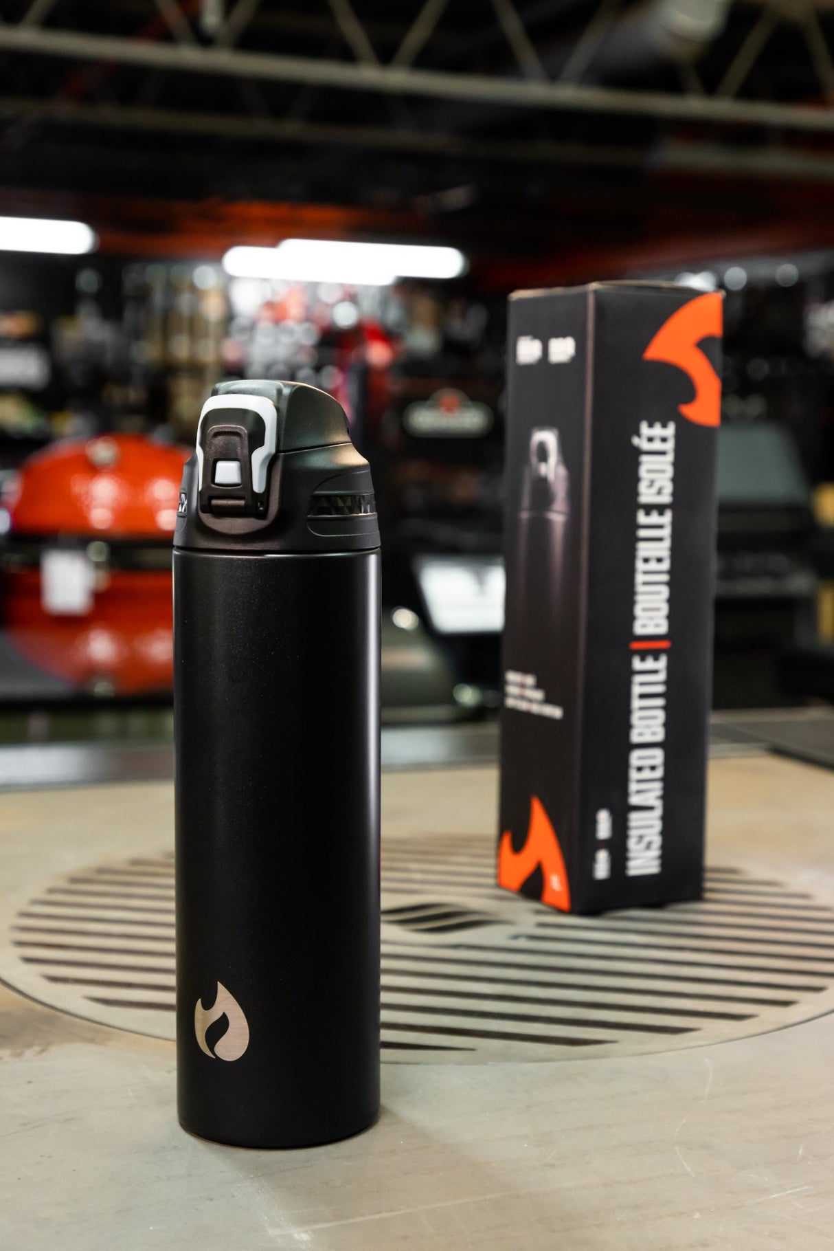 Bouteille isolée BBQ Québec - DD2203 - BBQ Québec