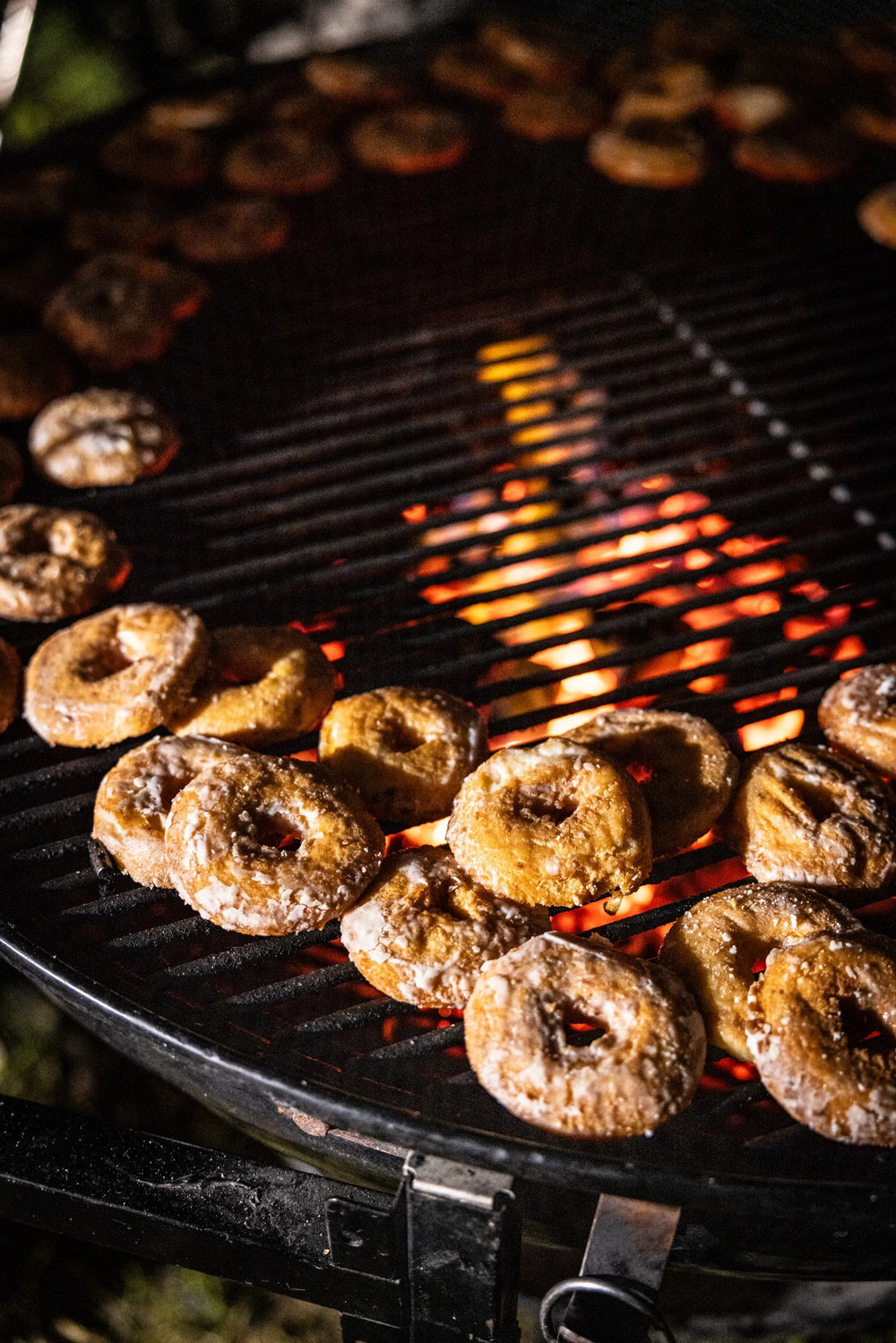 Beignes grillés sur charbon au BBQ Camp