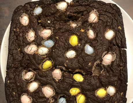 Brownie aux mini eggs avec épices Gâteau