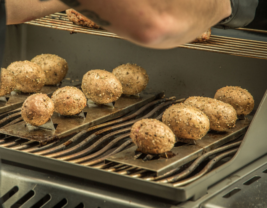 La patate sur le BBQ