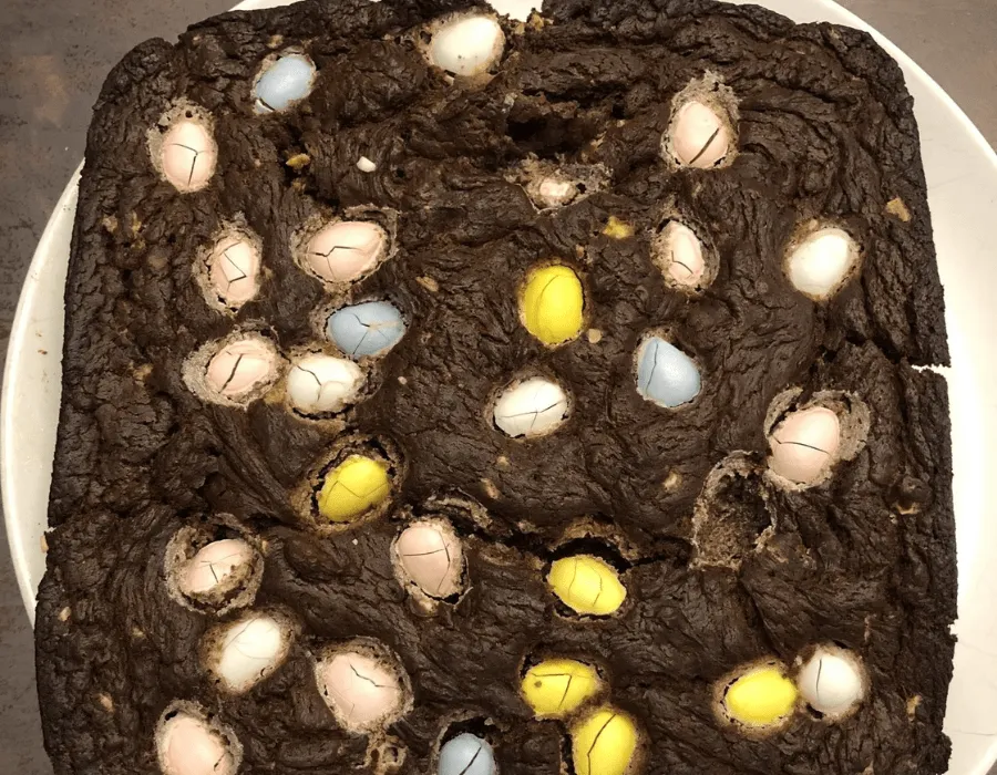 Brownie aux mini eggs avec épices Gâteau - BBQ Québec