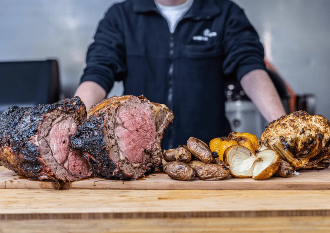 Rôti de « rib steak » complet cuit au tournebroche - BBQ Québec