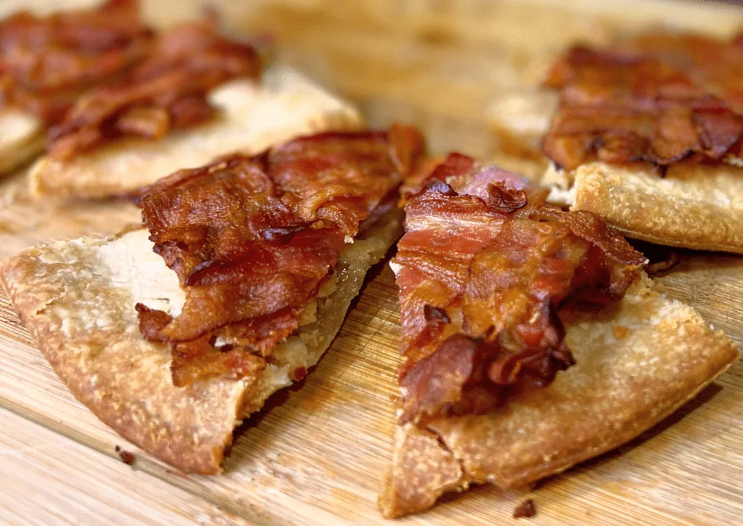 Tarte aux pommes avec tressage de bacon - BBQ Québec