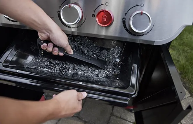 BARBECUE AU GAZ GENESIS E - 315 3 Brûleurs | Propane - 1500010 - BBQ Québec