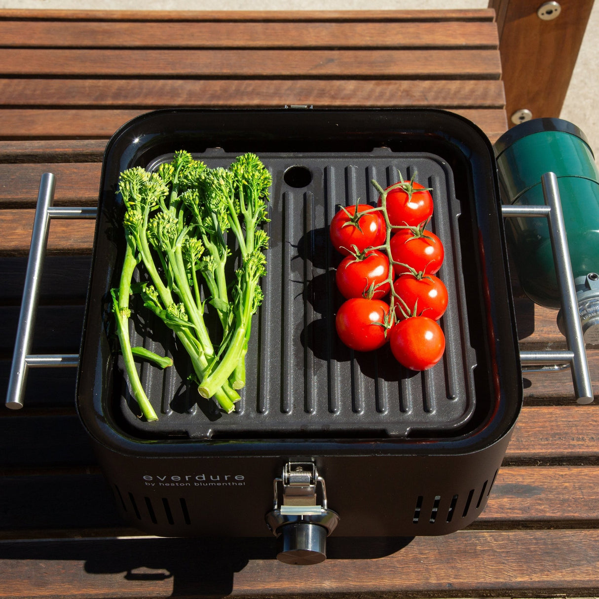 HBECUBEGPLATE - Everdure - Cube Gas Flat Plate/Griddle - BBQ Québec
