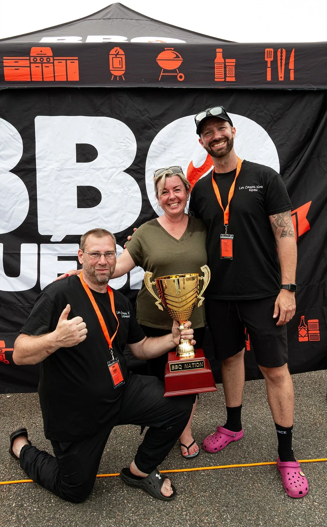 Les Chunks Norris posent avec la Coupe BBQ Nation 2026